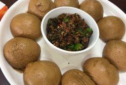 飞哥爆料撒尿牛丸视频,撒尿牛丸制作全过程大揭秘